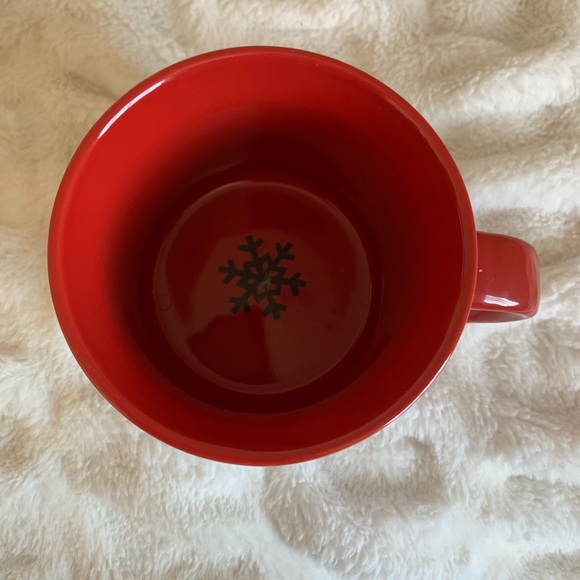 Snoopy Christmas Mug - Picture 3 of 4